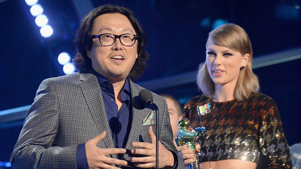 etnow's tweet photo. Director Joseph Kahn calls Taylor Swift "a rainbow," mocks "untalented" Kim Kardashian. https://t.co/ckmyR4f5WV https://t.co/s1xLAWnyCj