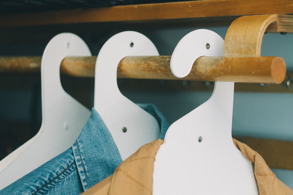 sukarwood's tweet image. Tyyliä, järjestystä, väriä vaatekaappiin! Sukarwood #henkari - Tuunaa omasi. sukarwood.fi/tuote-osasto/k… #ekodesign