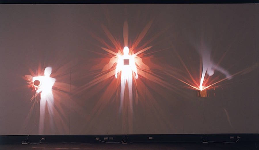 fubiz's tweet photo. Using Maths to Create Artistic Shadows https://t.co/LGGJBWgFer https://t.co/cgH25V6AUT