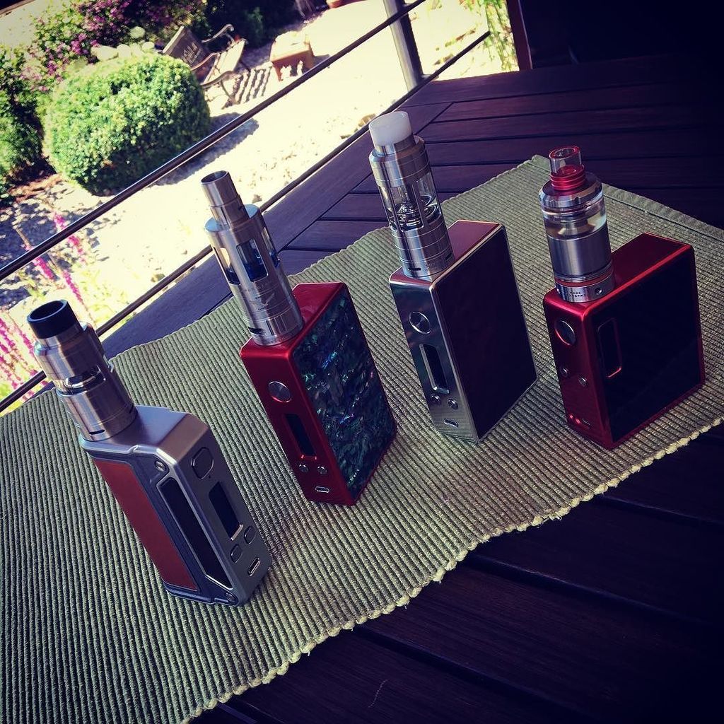 tmstr79's tweet photo. Meine #LostVape Familie ❤️😗💨 #LostVape #MiniDuo #Therion #Esquare #DNA200 #DNA40 #DNA75 #VaporGiant #VaporGiantMini… https://t.co/w8G1ZZP9Jg
