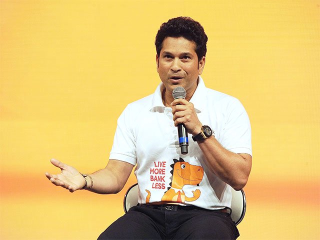 EconomicTimes's tweet photo. .@sachin_rt denies commercial interest in #disputedproperty https://t.co/Y37vyCFIZ9 https://t.co/MxRwjbjVuU