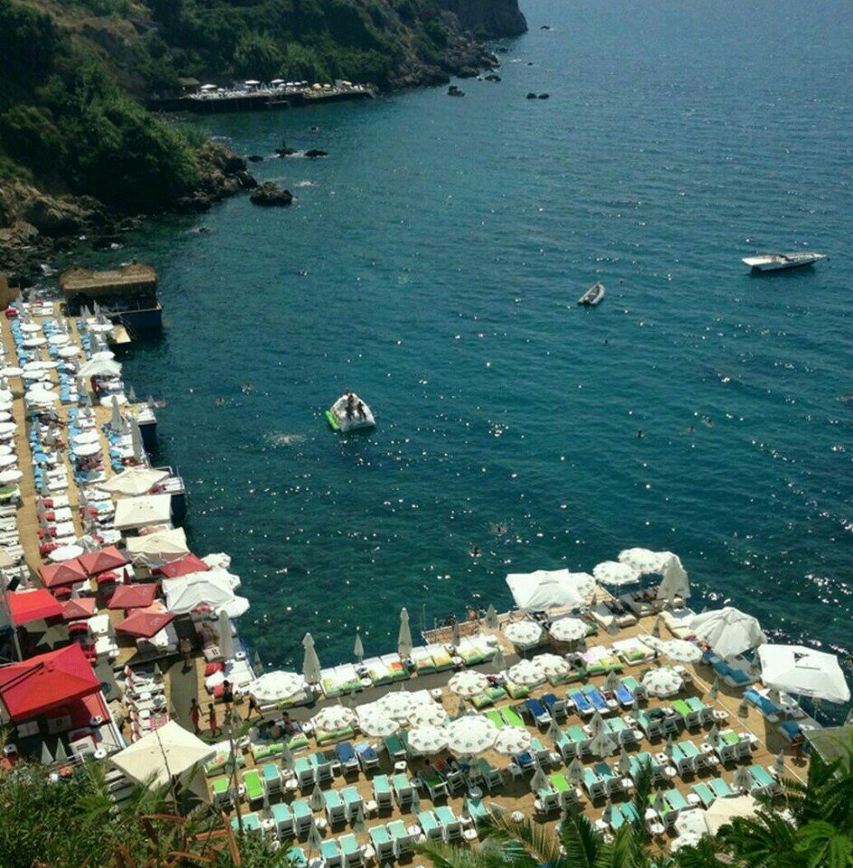 I'm at <a href="/BlmBeach1/">Blm Beach</a> in Antalya swarmapp.com/c/hhbDoQI3j51