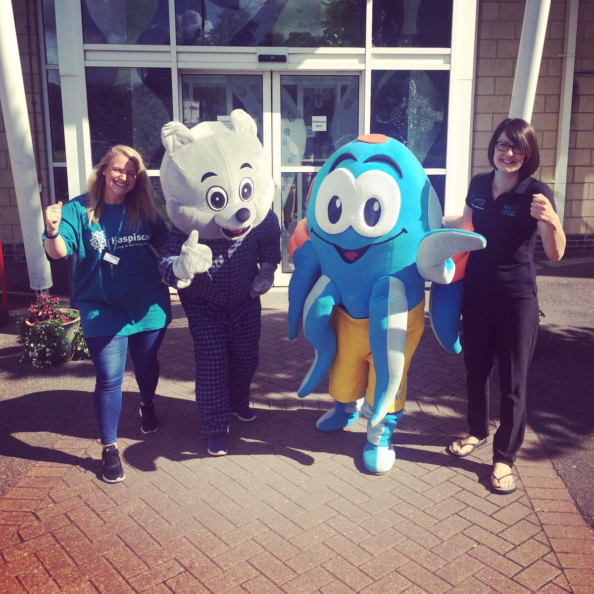 HospiscareActiv's tweet photo. George the mouse met Armband Alfie from @MidDevonLeisure last week ..rumour has it Alfie's running the #breakfastrun https://t.co/SGDS0BzjuJ