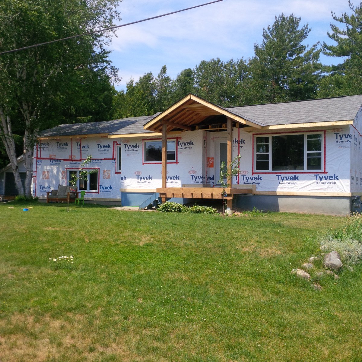 munrocontract's tweet image. Love the transformation! Amazing what new siding, soffit &amp;amp; fascia can do! @James_Hardie in Deep Ocean! Beautiful!