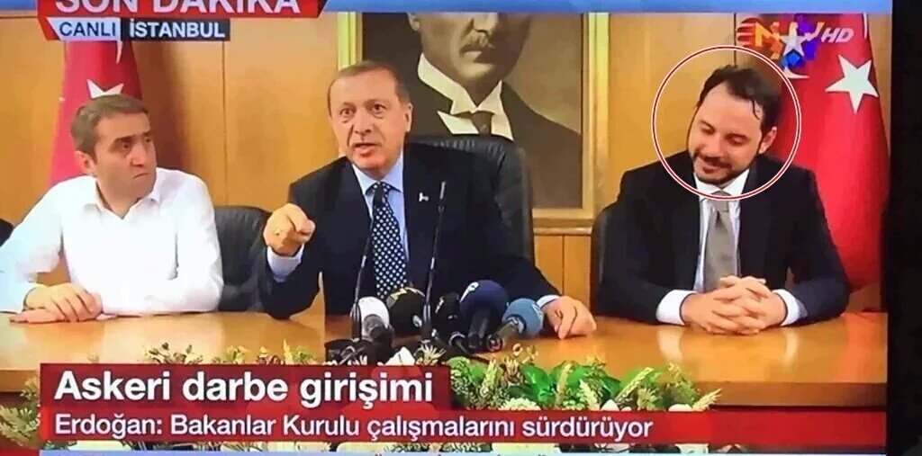TuranSerhat1071's tweet photo. DARBE SONUNDA;
1. MİT ilk defa vazifesini(!) yaptı!
2. Binali dostlarını paralele ikna etti! @seyfettinyilmaz https://t.co/AIQg2xUvp1