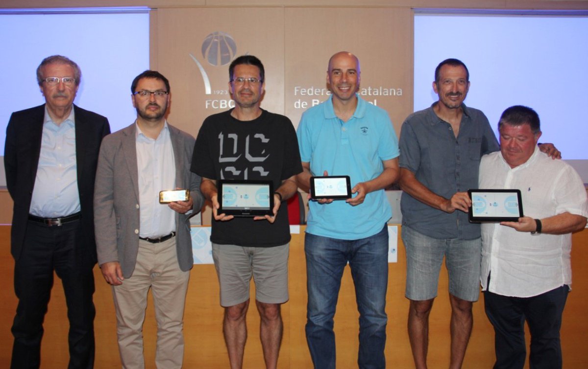 FCBQ's tweet photo. L'FCBQ presenta l'aplicació COACH STUDIO #BàsquetCatalà de gestió integral de l'entrenament https://t.co/EasnZJAU5a https://t.co/30PgaPUU7s