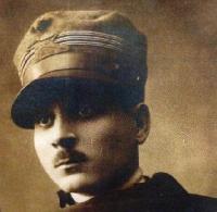 leonardopisani1's tweet photo. Rota Greca #Cosenza 19 07  1895 nasce Angelo de Fiore responsabile stranieri questura #Roma salvò centinaia di ebrei https://t.co/DmruLq2HrU