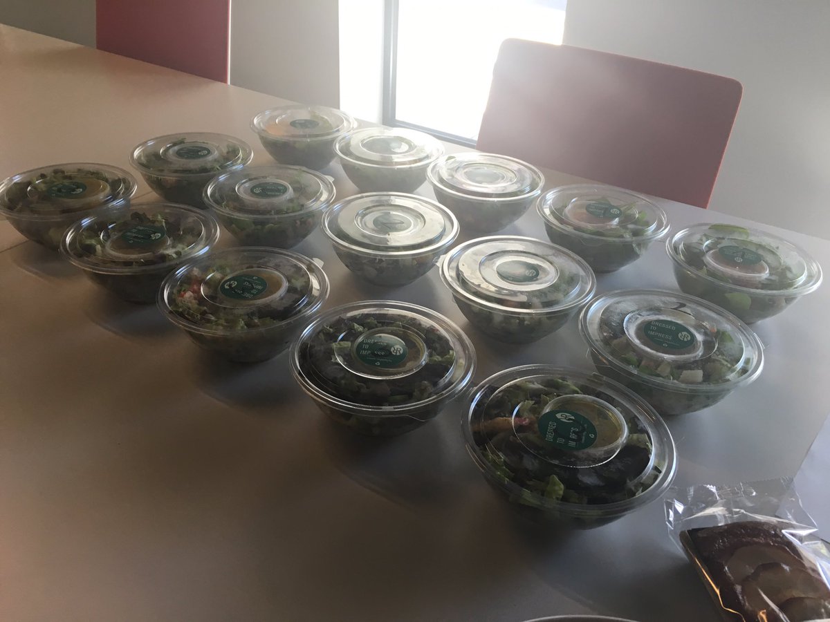 AereyBirdhouse's tweet photo. Vandaag stond @romain_roquette in voor onze weekly lunch. Te gast: @MurielUytterhae (Gimv) en @smet_dirk (Belfius). https://t.co/3k86DqCiA4