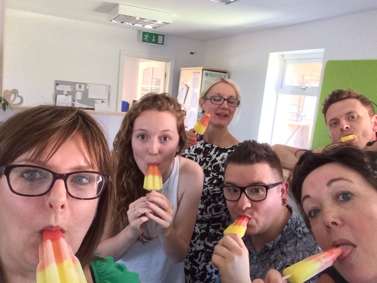 GuidesForBrides's tweet photo. Its hot, so team #guideforbrides have stopped for a #rocketlolly https://t.co/AaAm4FaXF7