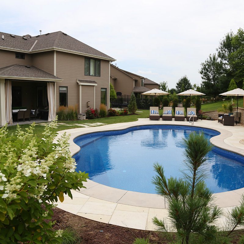 It's reveal day today! You have to see the before and afters! lifeonvirginiastreet.com/2016/07/backya… <a href="/hayneedle/">Hayneedle</a> #ad