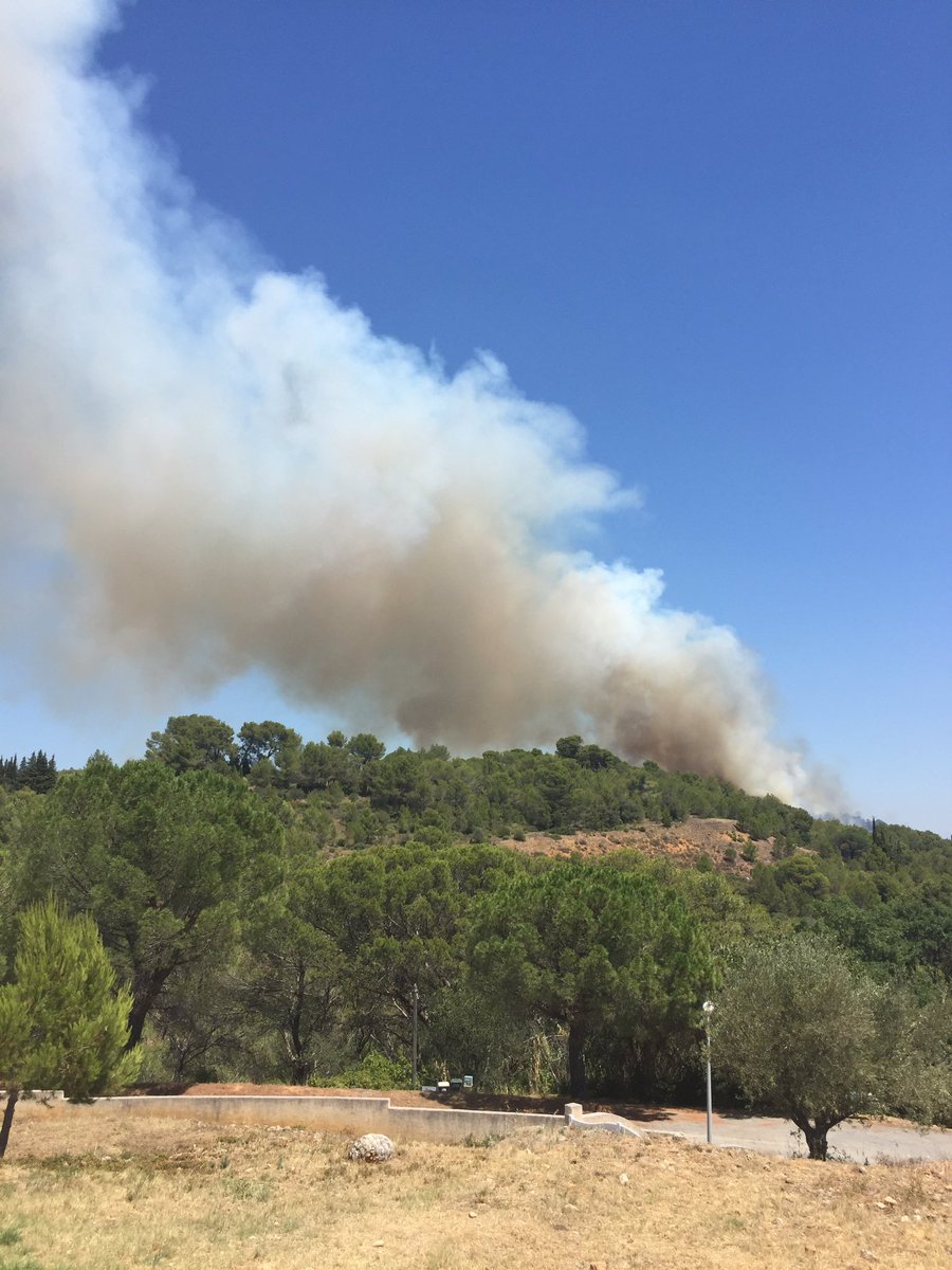 EvertGoossens's tweet photo. @creissan watch out! Big fire #creissan https://t.co/iZ2ZLVXvjF