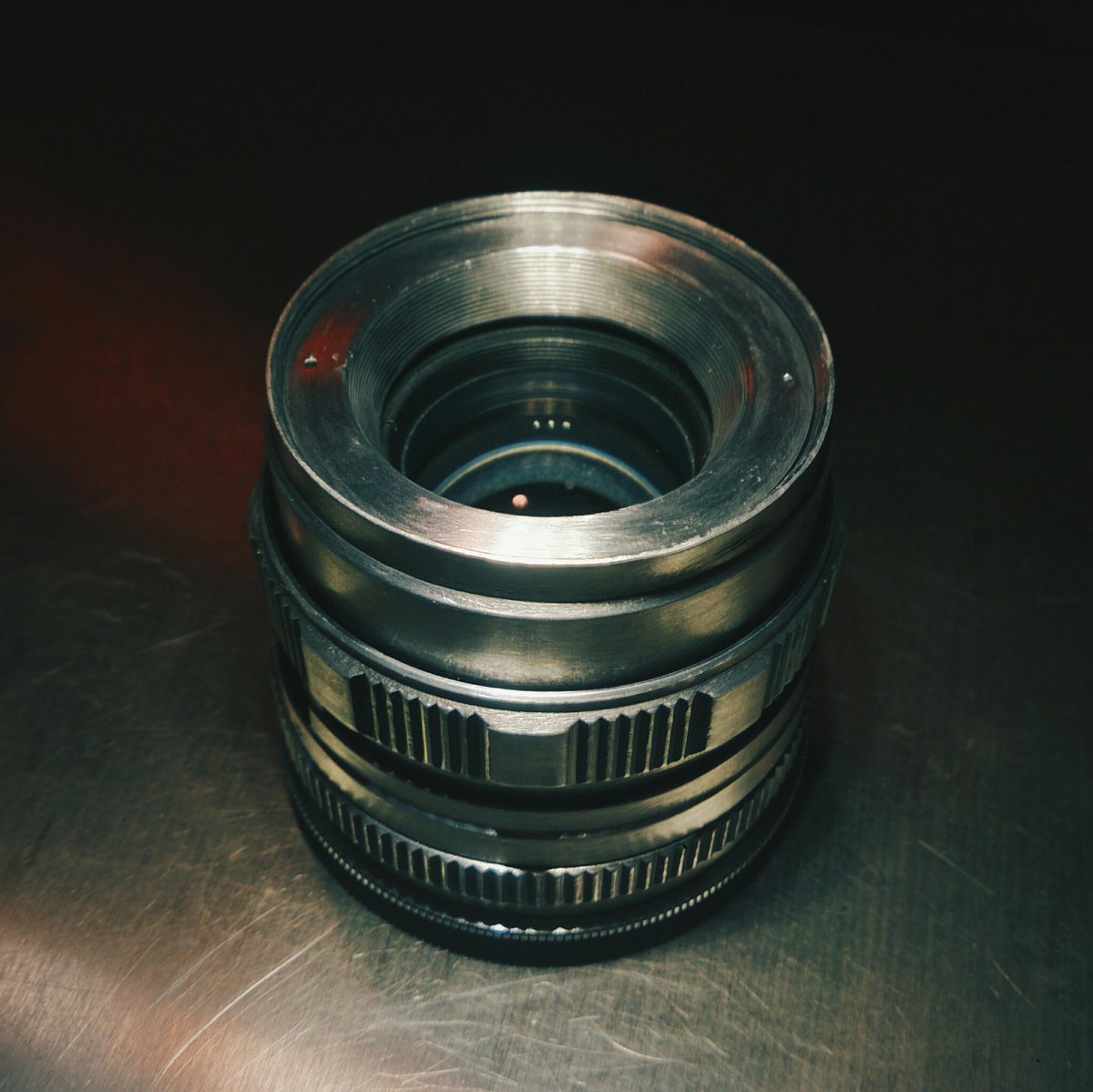 DLogic_Marcel's tweet photo. The Russian Helios 44-M-4 58mm f2.0 Lens with brush metal finish @_digitallogic #Vintagelens #lensflare #Custom_Lens https://t.co/yeJAaEnz6g