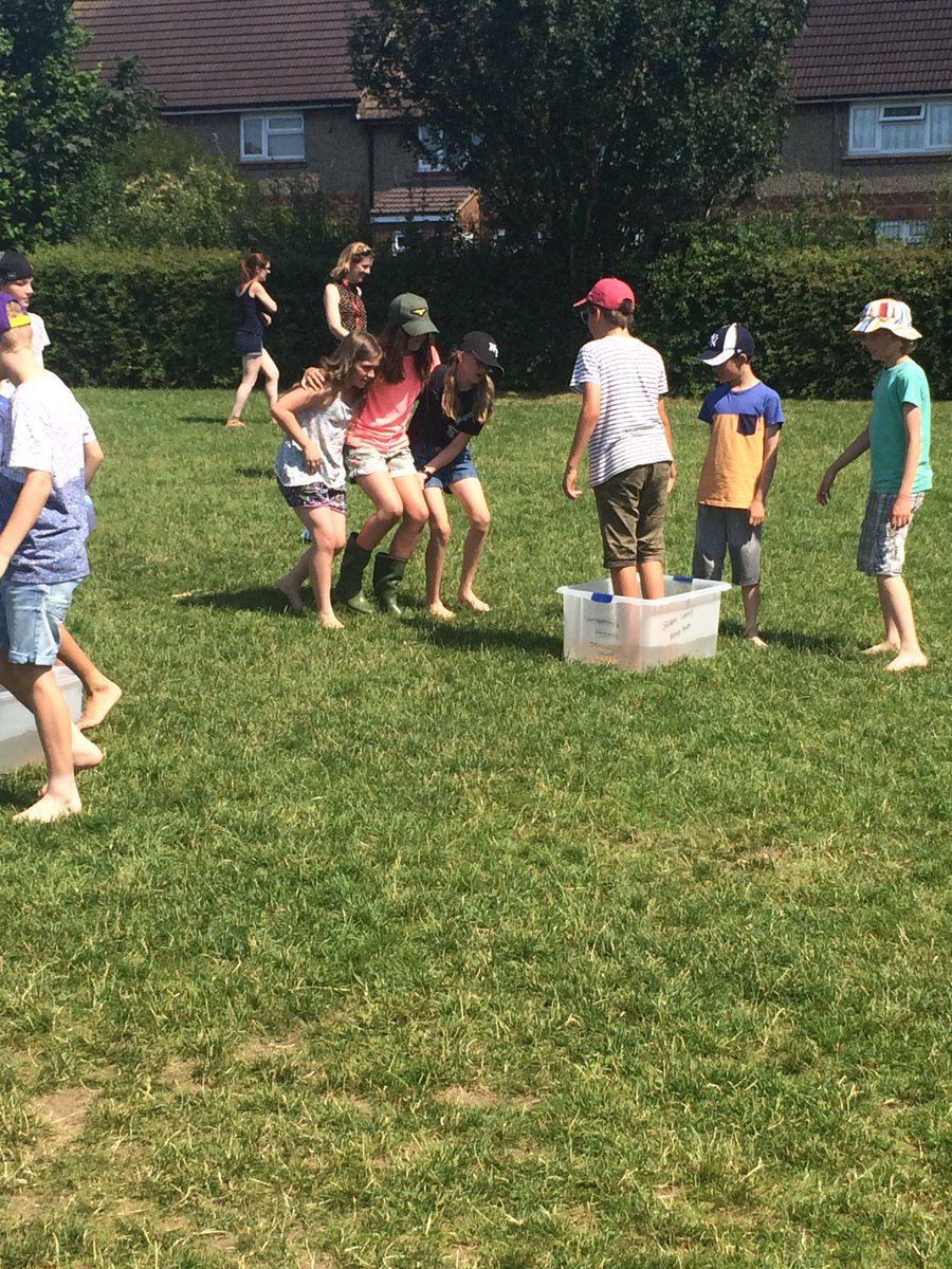 Wootton6BC's tweet photo. The first team to start using teamwork skills! @wootton6l https://t.co/LFZPsolrNF