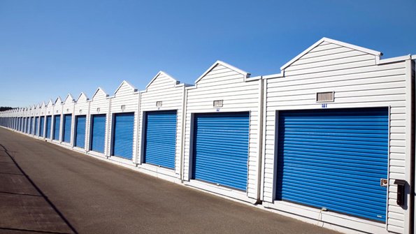 SVNic's tweet photo. It's the #CRE safe bet investment. So, how does #SelfStorage maintain its steady growth? https://t.co/s9vJlCXkHV https://t.co/d4ooWRLFAG