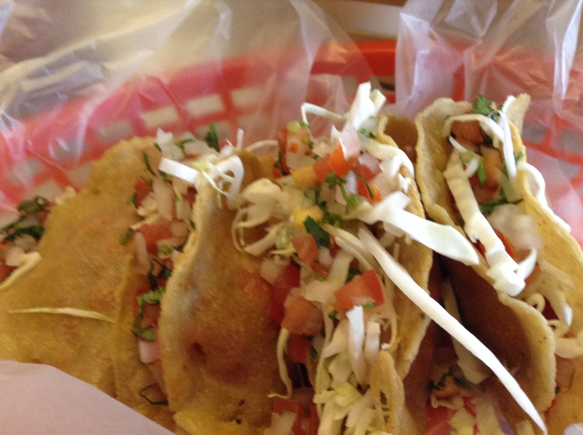 Pescadillas. Deliciosos taquitos dorados de marlin al pastor. #mercadomoliere #losdebaja #tacosdepescado