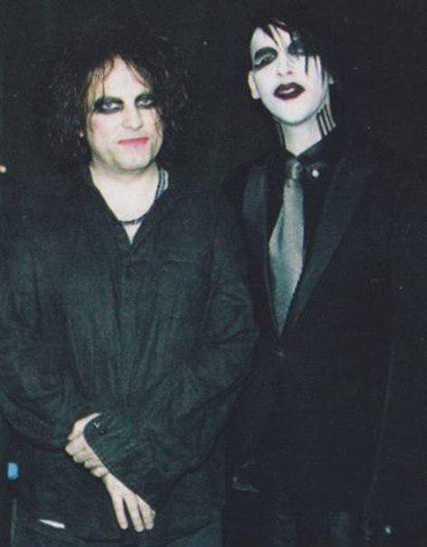 darkwidow78's tweet photo. Il 2 Novembre i Cure a Milano, il 14 Febbraio Say10 il nuovo di Marilyn Manson. Periodo coi controc... 😁 https://t.co/vqBJfcWlWQ
