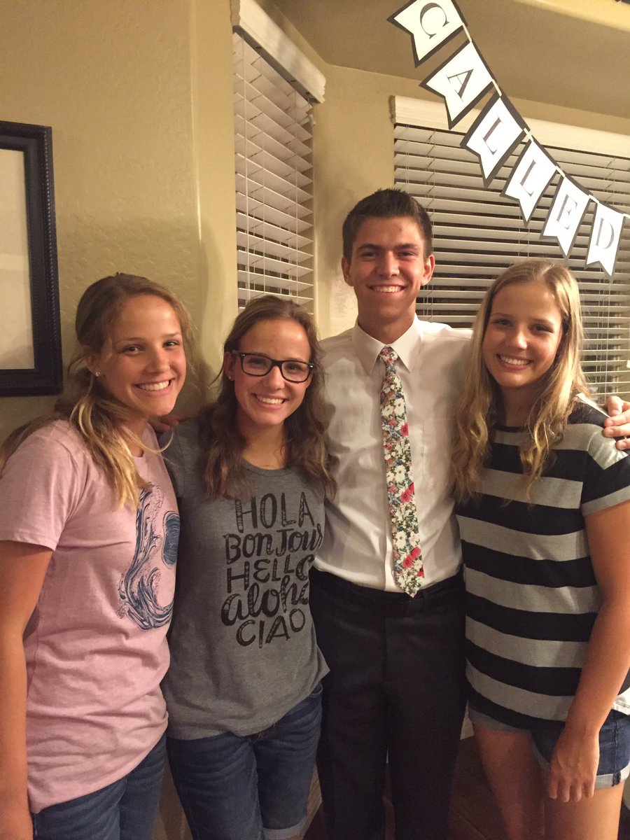 hannahmellow13's tweet photo. Bye Michael, go kill it in Indiana💙💙 #churchistrue #bookisblue #seeyouintwo ✌ https://t.co/Sl0n6X8i5M