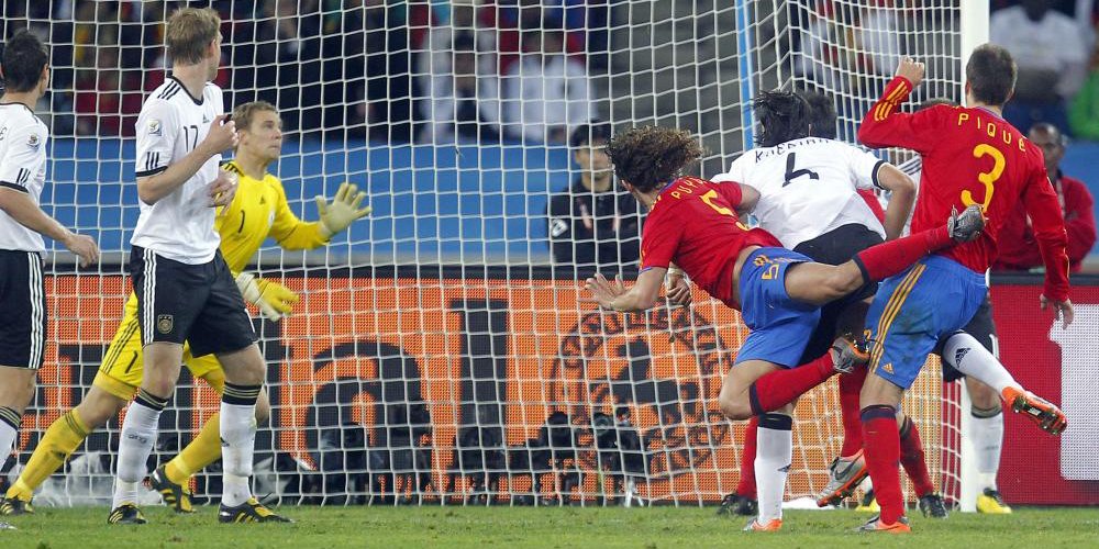 marca's tweet photo. Críticas e insultos a Carles Puyol por decir que es "español" https://t.co/vgaKmb91MS https://t.co/7ikx8sFxzM