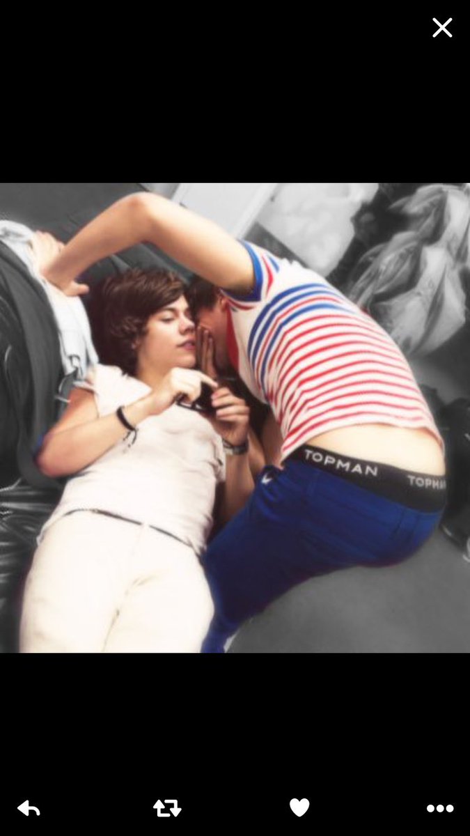 proxima08's tweet photo. #LARRYISSOFUCKINGREAL https://t.co/ma5mdO8aBp