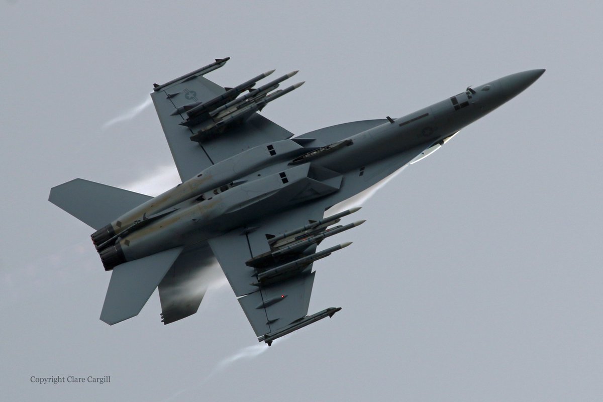 F\A-18 Super Hornet Cnv7Q-4XgAA9jLR