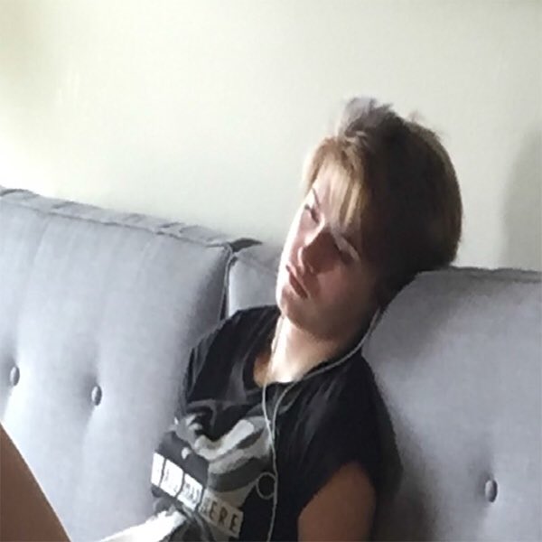 cityofissaquah's tweet photo. Please RT: Issaquah police seeking info about 16-year-old runaway, Raven A.V. Barriault. https://t.co/faBG98R2wq https://t.co/1atO0aoGqF