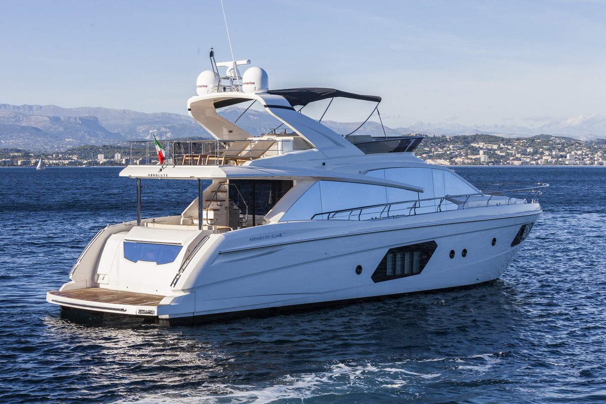 AbsoluteNA's tweet image. Explore the Absolute 64fly in this in depth review:
youtu.be/MDKM-GxLryI
#yachts #64fly