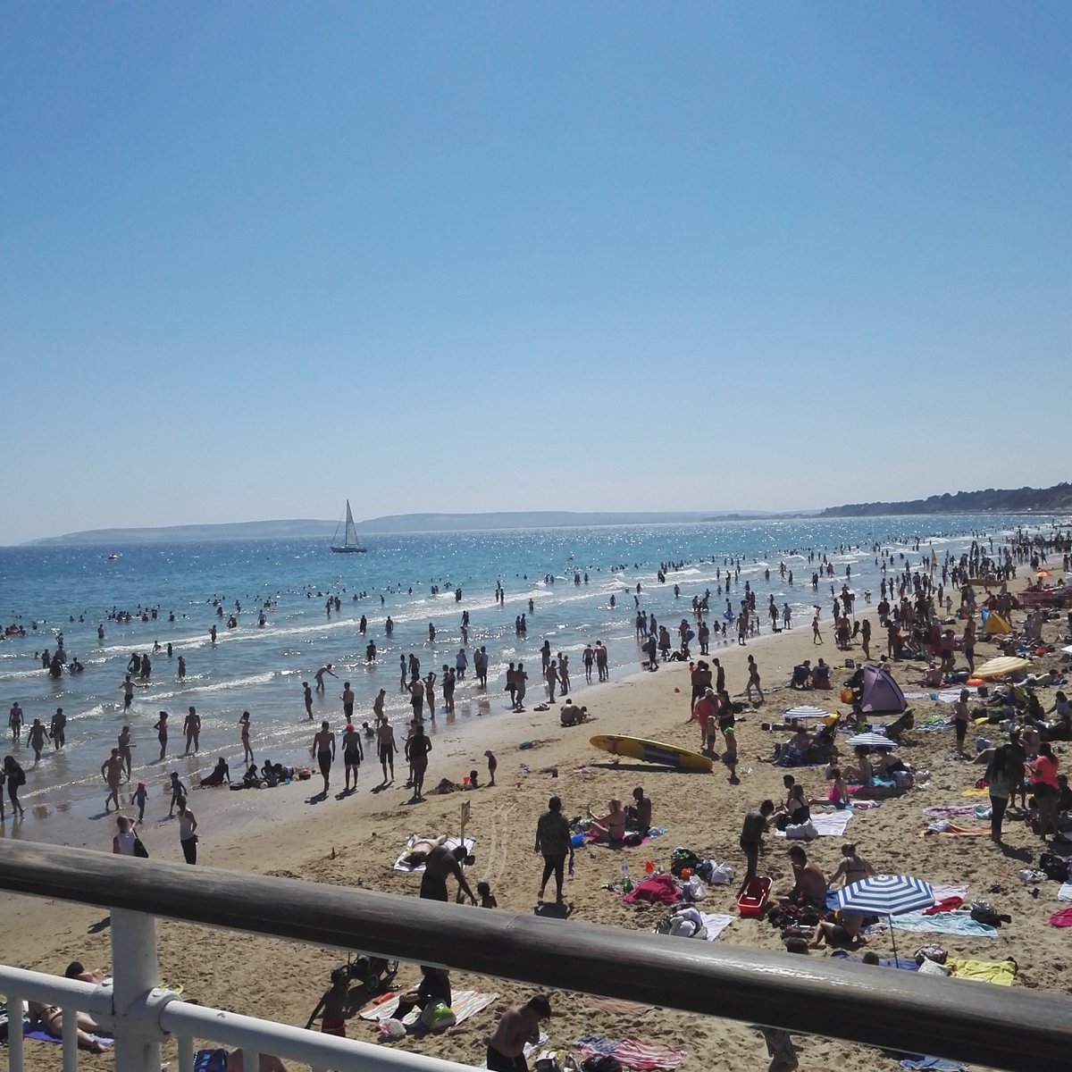 CoastalBID's tweet photo. Looks  like everyone's enjoying the sunshine! #lovebournemouth https://t.co/gGfcb32DuM