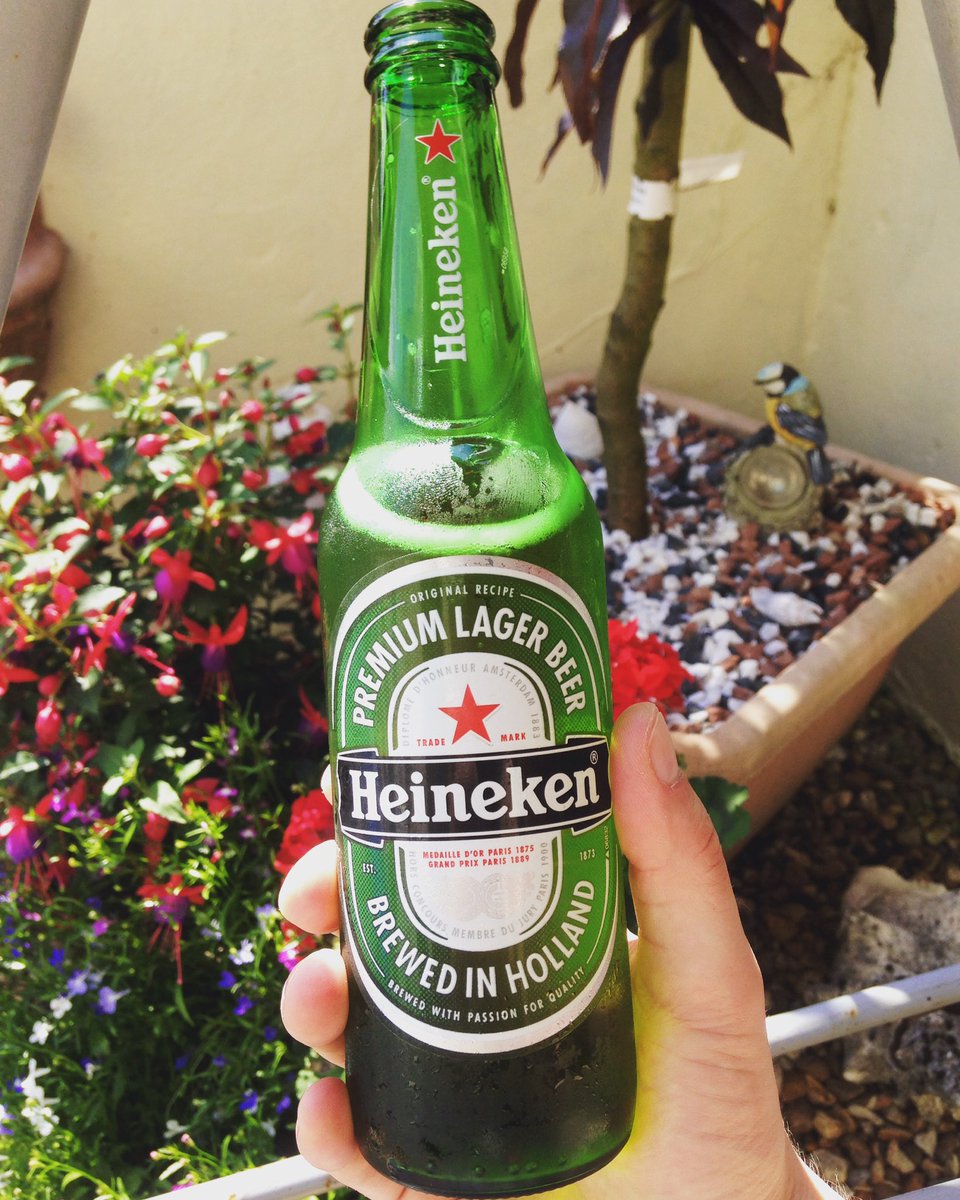 dwaaf82's tweet photo. Sunshine &amp; beer = 👌🏻
#summertime #beers #chilling https://t.co/fQRN7sWwmC