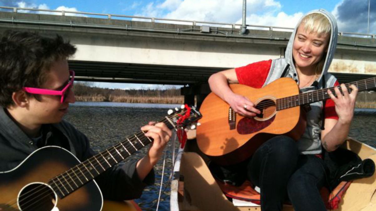 TheAVClub's tweet image. SOMNIA dreamed up a Joyce Manor song, so Joyce Manor starred in the video avc.lu/2a4peKS