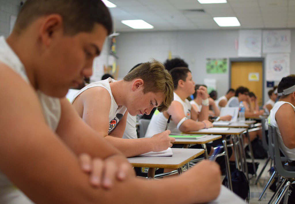 FBUcamp's tweet photo. Plays off the field are just as big.
#StudyTheTape #FBUTopGun https://t.co/2ARbAb83ma