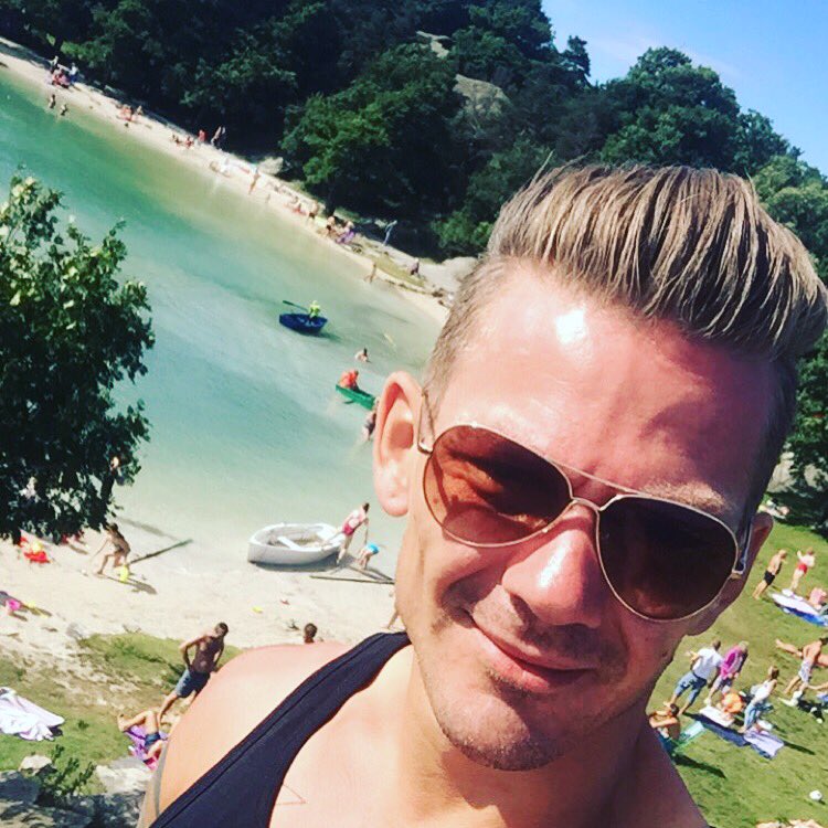 HelgiBech's tweet photo. #vacation #relaxing #bragdøy #helgibech https://t.co/5G4QdCQCaO