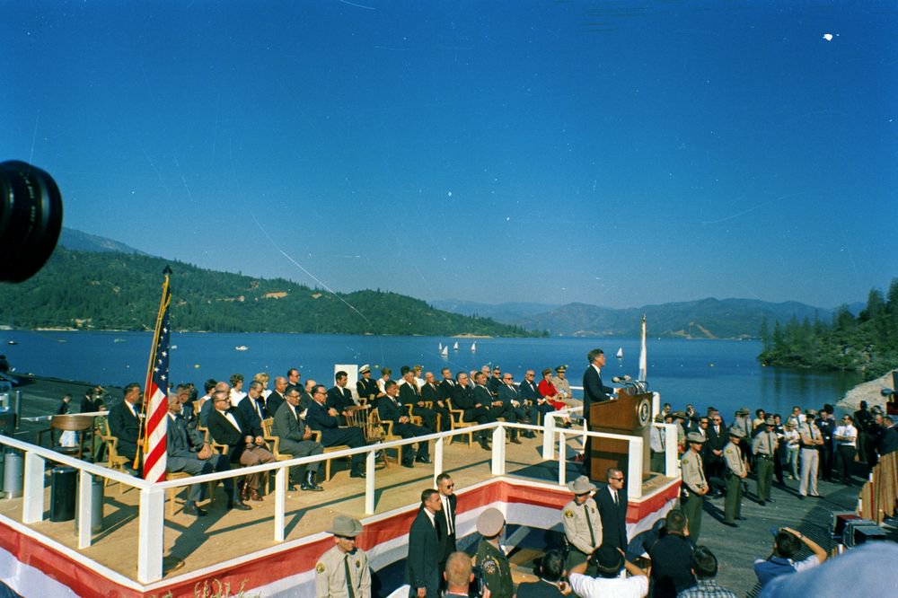 JFKLibraryFdn's tweet photo. Miss out on last week's travel-themed #POTUSchat? Check it out here: https://t.co/5O3Aymk5RJ #TravelTuesday https://t.co/F6ysrVr2hY