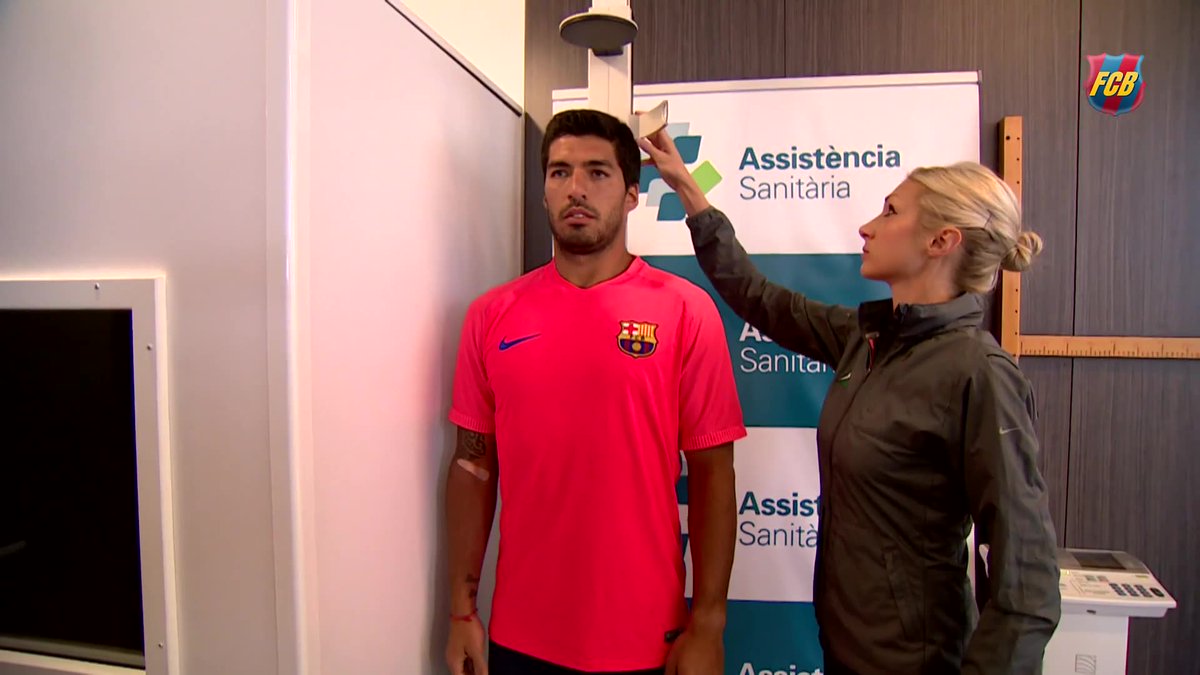 _fcbarcelonabr's tweet photo. Suárez na reapresentação a equipe #SuarezFCB https://t.co/pYPKNhZlP2