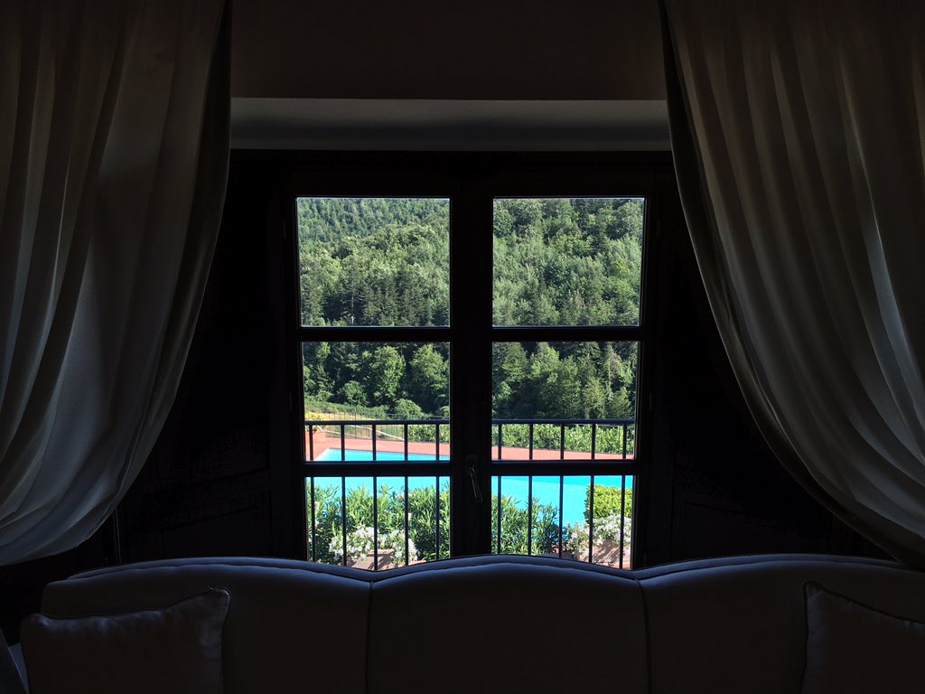 arttrav's tweet image. Arrived in the gorgeous, brand new Limonaia suite @dievole for book presentation &amp;amp;dinner #labuonapizza