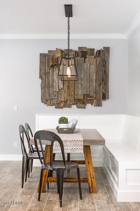 #TrendyTuesday Spotlight different areas of ur home w/ a #woodaccent wall! Let's find your #trendy home 480-415-5233