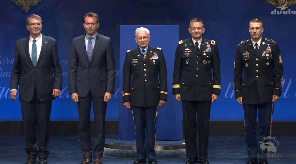 USArmy's tweet photo. #SECDEF, @SECARMY, #35thVCSA, &amp; #15thSMA join LTC (R) Kettles during Hall of Heroes induction ceremony at #Pentgaon https://t.co/6HYv1Ro2dj