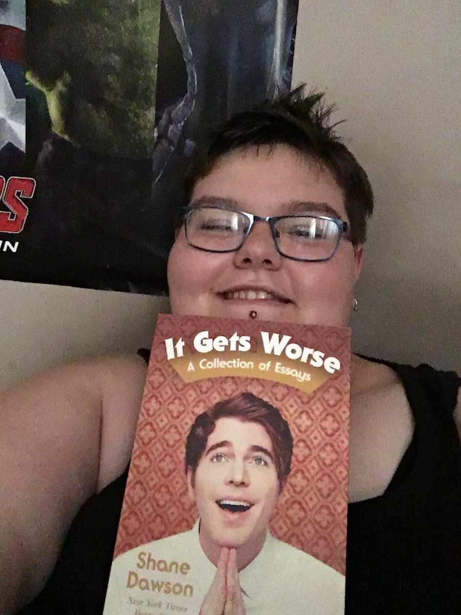 Zarabeth_0's tweet photo. Happy birthday @shanedawson! From a fat fan in Britain 😘 #FatFan #ItGetsWorse https://t.co/46zsv5DePC