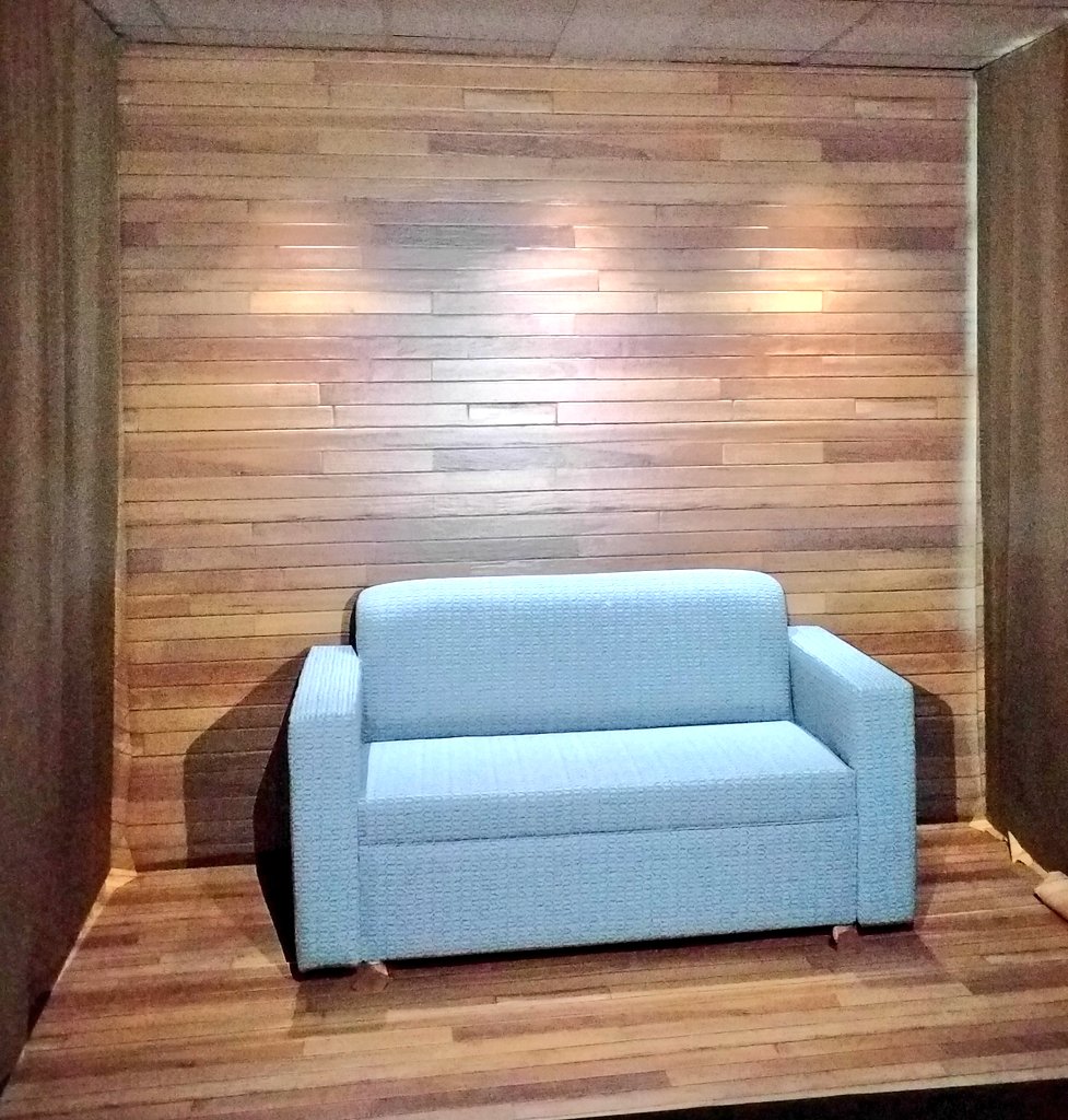 sebrougier's tweet photo. When #retail offers emotional and immersive #CX in store #vizeralabs #multiprojection #AR #truescale https://t.co/UBB3eVHtjN