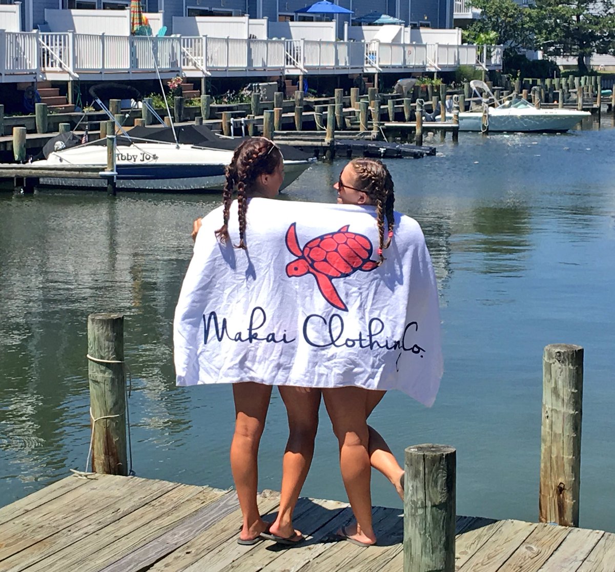 🎉Giveaway Time🎉 For a Makai Beach Towel!! Must RT &amp; be following to win! Winner announced Friday at midnight! 🐢🌴💕✌️