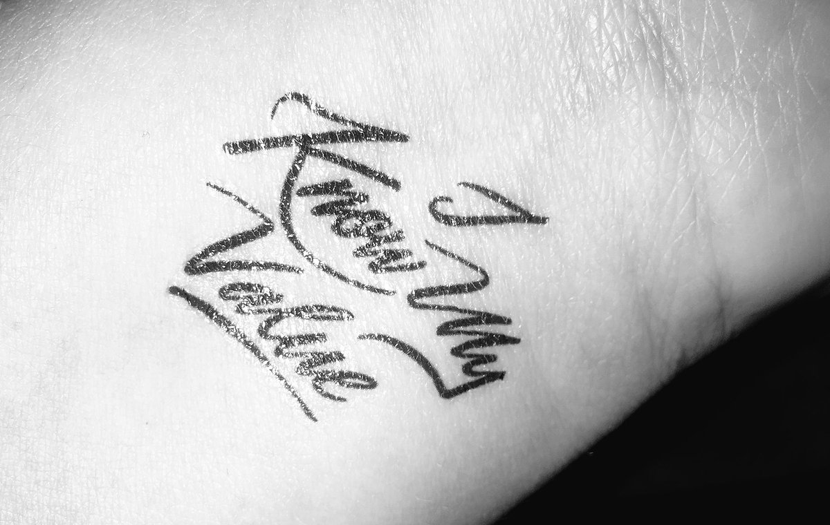 LaurenGallaway's tweet photo. "I Know My Value" Temporary Tattoos Are Back for SDCC! I will be handing them out all week! https://t.co/DTI1g7xCIW https://t.co/dxnG82KWNo