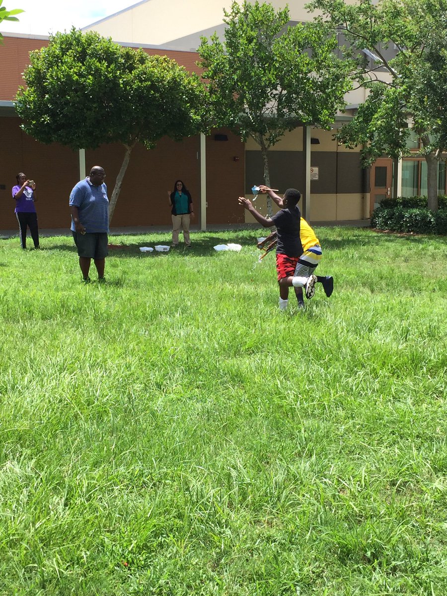 Keturah_Howard's tweet photo. @Pahokee_MSHS students are really enjoying STEM Camp! #STEMulated #PahokeePride @MichaelAronson2 @camsly89 https://t.co/KJKGmYiMgy