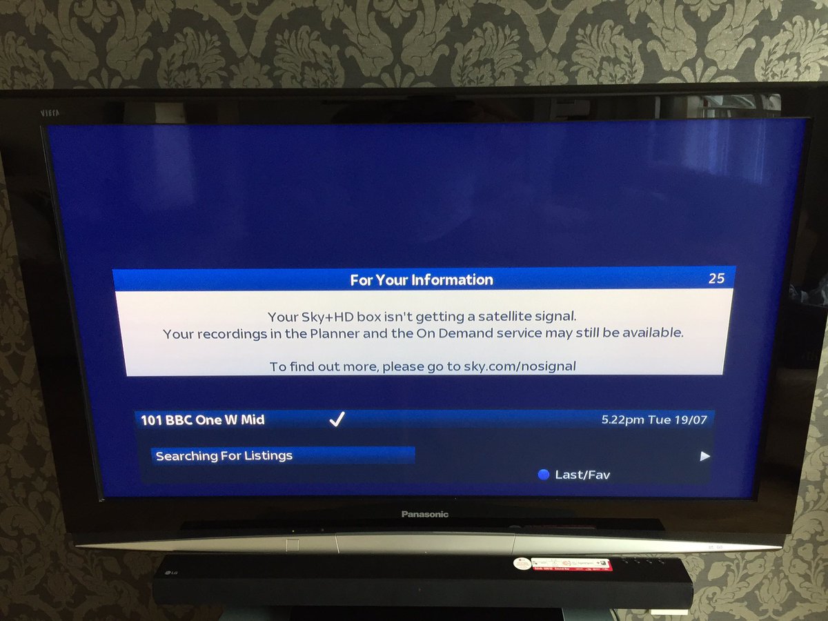 sukhdevatwal's tweet photo. @SkyUK my sky box isn't getting a signal. I've turned it off and back on at the mains but still no luck. Any ideas? https://t.co/IqP7zr8Ygz