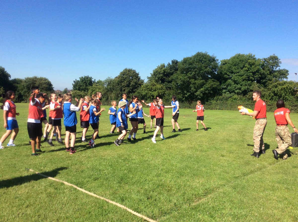 Yarrow_Class's tweet photo. Great morning with @OzoneFitUK in the sun! Lots of teamwork and leadership skills on show! #PrimaryRocks #fitness https://t.co/o4CSvO3Kx8