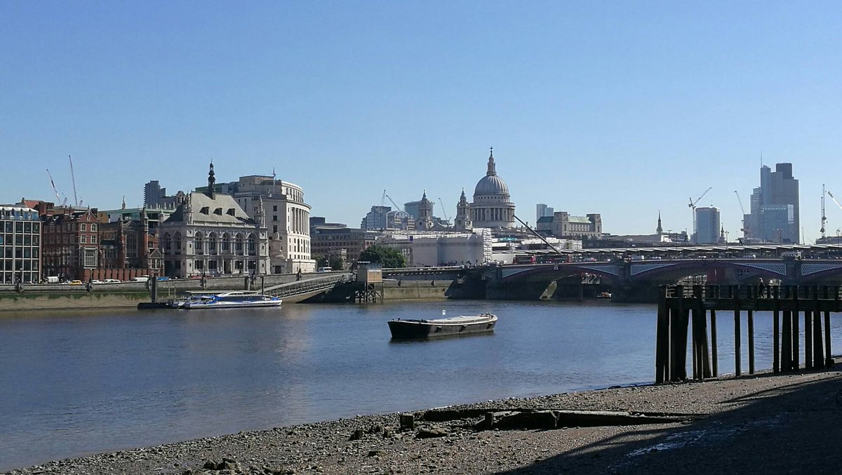 stevedmhsmith's tweet photo. Blackfriars Bridge and St Paul's https://t.co/kzX7RrQPuv