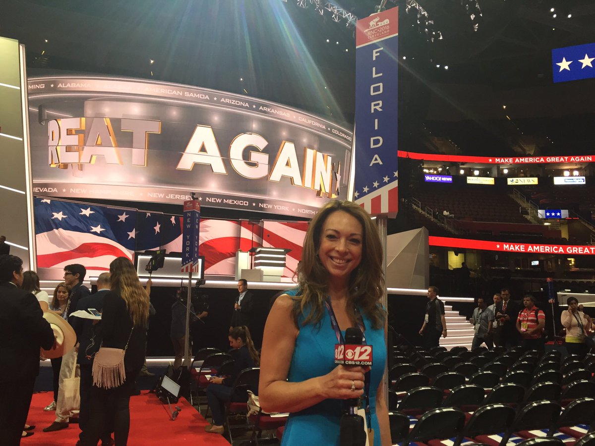 lizquirantes's tweet photo. Our Florida delegates have great seats in The Q. Front &amp;  Center. #RNCinCLE #RNC2016
https://t.co/INPXb3Z6JW https://t.co/SM7bhHhzCx