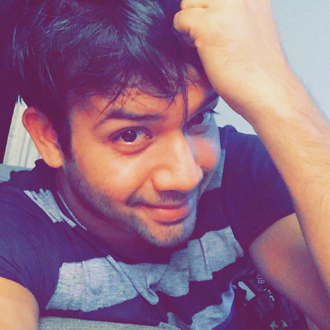 fc_SANAM's tweet photo. @Regrann from @keshavdhanraj  -  #messyhair day👶😀  -  https://t.co/70GpS0HrZd https://t.co/xncz14pu0c