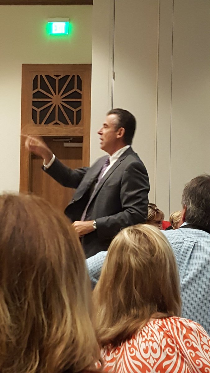 MicheleMckinley's tweet photo. Todd Whitaker sharing steps to leading school change. Stop telling and start teaching! Thx #txcase @ToddWhitaker https://t.co/RzXRMCEEeD