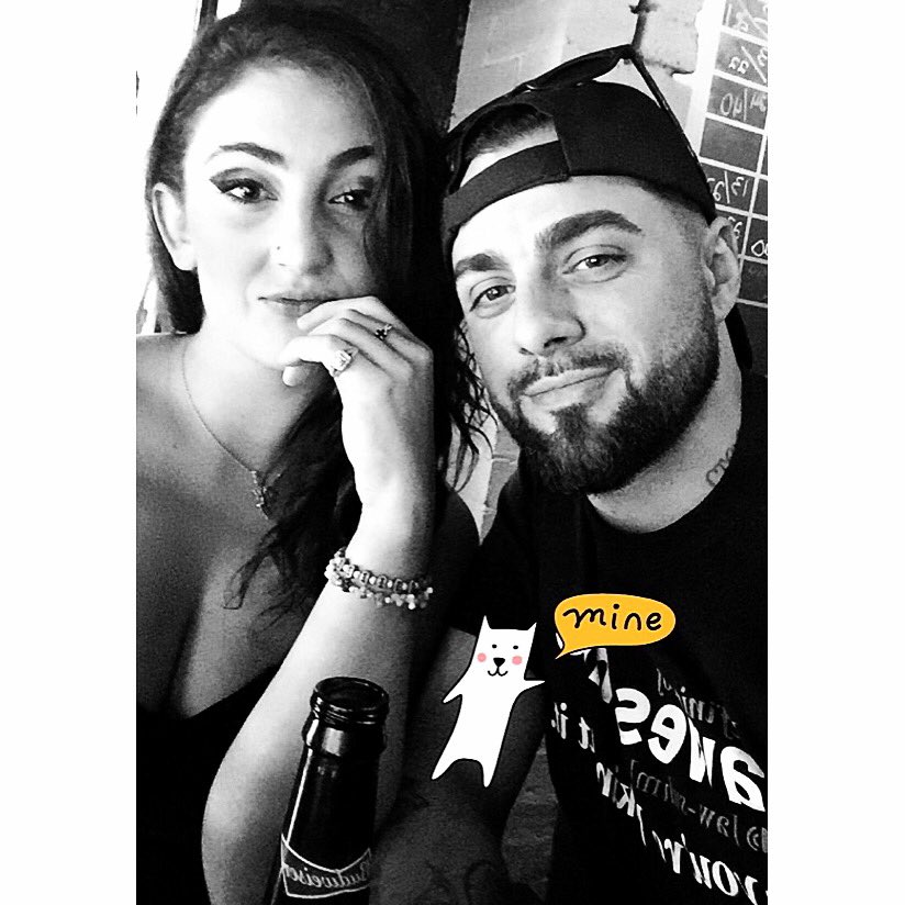 liciiaaaa's tweet photo. He holds my heart 💕 #RjC https://t.co/8OwPJIhw96