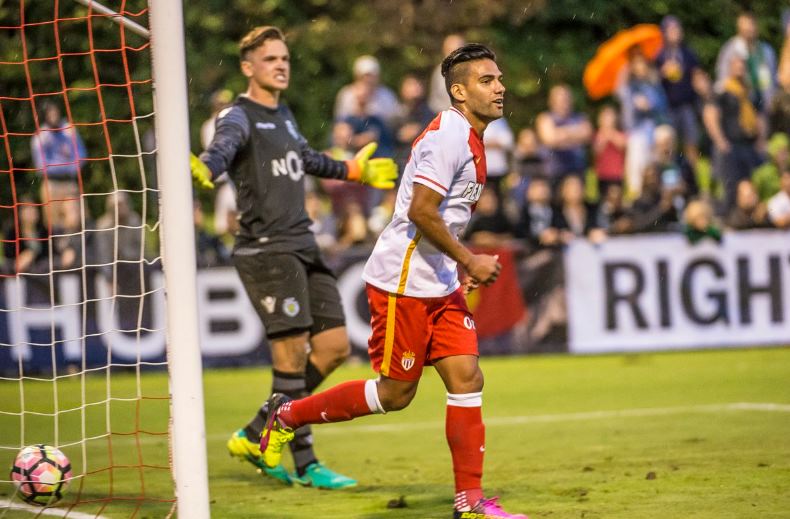 infosportplus's tweet photo. Monaco s'incline 3-1 face au Zénith Saint Pétersbourg malgré un but de Falcao !
#Amical #ASMZEN #Ligue1 https://t.co/4bAPMDKIvG