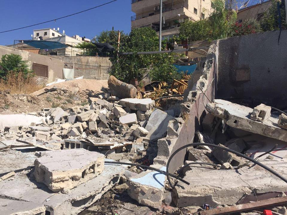 AbbsWinston's tweet photo. Ethnic Cleansing
IOF demolish 3 stores, a car wash &amp; a house in the town of Slwan in Occupied Jerusalem this morning https://t.co/Vh0nSAj7sR